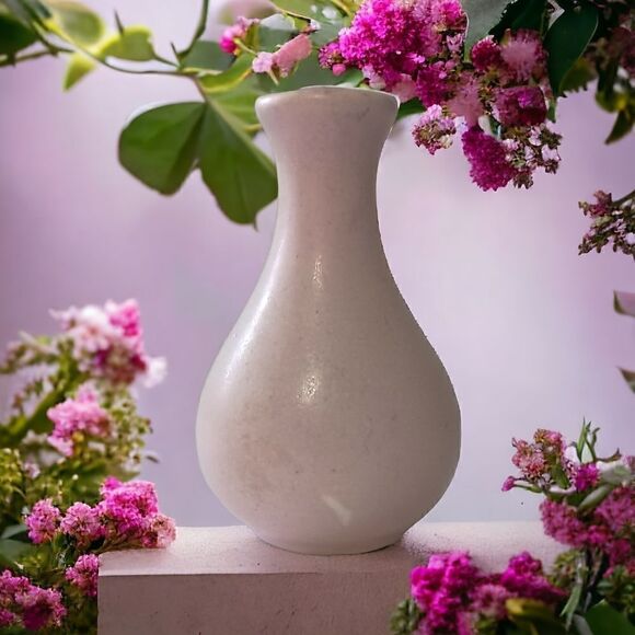 Vintage Mini Bud Vase Pottery Teardrop Pale Pink Miniature Minimalist Farmhouse. - Picture 14 of 14